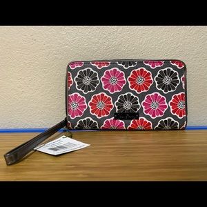 Vera Bradley Zip Around Wristlet Cheery Blossoms NWT